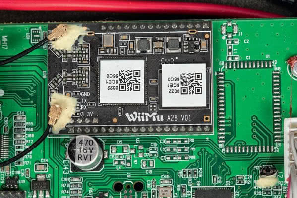 Moduł strumieniowy LinkPlay WiiMu zajmuje niewielką płytkę, a samo Wi-Fi jest obsługiwane wyłącznie w standardzie 2,4 GHz.