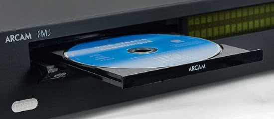 Arcam jest nietypową hybrydą odtwarzacza CD z układami sieciowymi, potencjał nowoczesnych konwerterów DAC przyda się w każdej sytuacji.