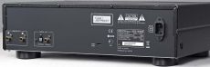Denon DCD-1510AE + PMA-1510AE Wsp�czesne odtwarzacze SACD s� najcz�ciej dwukana�owe,
bez dodatkowych wyj�� wzgl�dem standardu CD.