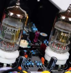 Advance Acoustic MCD-403+MDA-503 Lampy to spos�b na obrobienie i oswojenie d�wieku z p�yty CD.