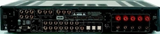 Arcam Solo Movie 5.1 Tylna �cianka przeczy nazwie urz�dzenia,
ilo�� i zr�nicowanie pod��cze� przysposabia
Arcama do wyst�p�w w du�ym
towarzystwie,
nie tylko
solo.