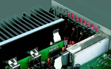 Arcam Solo Movie 5.1 Ka�da ko�c�wka mocy
bazuje na uk�adzie
scalonym.