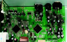 Yamaha AX-497 P�ytka audio to
�wietne uk�ady
steruj�ce Toshiba
i konwertery
Crystala.