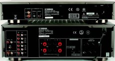 Yamaha AX-497 Wzmacniacz posiada trzy gniazda
zasilaj�ce sieciowe - np. dla urz�dze�
�r�d�owych.