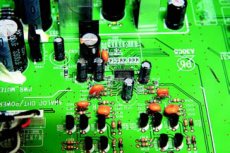 Marantz PM6002 Konwersj� C/A zajmuje si� Cirrus CS4398.