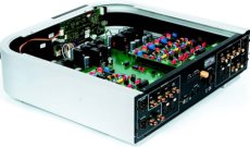 Classe Audio CP-700 Pi�kny uk�ad z wyra�nym podzia�em mi�dzy nim ustawie� w przedwzmacniaczu.
kana�ami i umieszczon� z przodu
sekcj� zasilacza.
