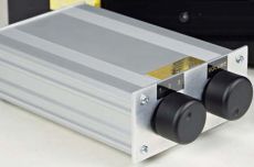 Cymer 300b SE 9.1 Kupuj�c monobloki otrzymujemy
w komplecie firmowy
przedwzmacniacz
pasywny.
