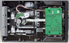 Cyrus  CD 6SE + 6XP Nap�d ES bazuje na mechanice Philipsa, ale
uk�ad optyczny zosta� zapo�yczony
z odtwarzacza DVD.