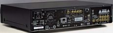 Denon DBP-2010 Ty� b�yszczy z�oconymi
gniazdami; wyposa�enie
i jego jako�� s� u Denona
wyj�tkowo bogate.
