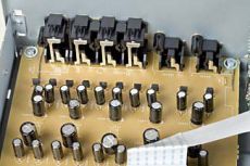 Denon DBP-2010 Analogowe wyj�cia audio bez oszcz�dno�ci -
wyposa�one w niezale�ne tory sygna�owe dla
konfiguracji 7.1 i 2.0.
