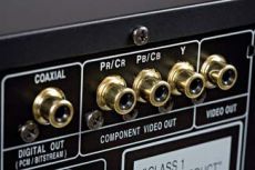 Denon DBP-2010 Wyj�cia kompozytowe wspieraj� wysokiej
jako�ci konwertery Analog Devices - DBP-2010
b�dzie �wietnym partnerem tak�e dla wy�wietlaczy
bez z��cza HDMI.