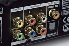 Harman Kardon BDP10 Wszystkie gniazda RCA s� z�ocone, podczas
gdy najta�sze modele produkuje si� coraz
wyra�niej tn�c koszta.