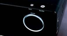 Harman Kardon HS250 Do regulacji g�o�no�ci s�u�y wtopione w lini�
frontu du�e pokr�t�o.