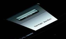 Harman Kardon HS250 Producent wyposa�y� sw�j system w stacj�
dokuj�c� dla szerokiej gamy iPod�w.