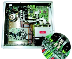 Krell SHOWCASE PROCESSOR Najwi�cej
miejsca w odtwarzaczu
zajmuje
wyj�ciowa p�ytka
audio, w ca�o�ci
zbalansowana,
z dobrymi
kondensatorami
Wimy i zbudowana
g��wnie w technice
SMD.