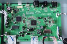 Marantz PM5003 Chocia� CD-Text sugeruje, �e nap�d CD5003 pochodzi od Sony, to oprogramowanie zawarto w ko�ciach DSP Toshiby.