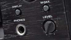 Marantz NA 7004 Gniazdo s�uchawkowe z regulacj� g�o�no�ci - a za ni� osobny wzmacniacz s�uchawkowy.