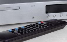 Micromega CD-10 Przednia �cianka Micromegi prezentuje
wyrafinowanie minimalizmu.