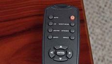 Monitor Audio GSW12 Zdalne sterowanie zapewnia dost�p do
podstawowych funkcji i kilku fabrycznie
zapisanych profili brzmieniowych, ale komplet
niezb�dnych narz�dzi do obs�ugi GSW12
b�dziemy mieli, gdy w drugim r�ku znajdzie
si� instrukcja.