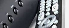 Nad C326BEE �adny pilot z pod�wietleniem; w czasach
3020 o takim sterowniku niskobud�etowego
wzmacniacza nawet si� nie �ni�o.