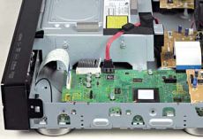 Pioneer BDP-LX52 Procesor graficzny Renesas R8A34019BG
znany jest z wcze�niejszych odtwarzaczy
Pioneera wysokiej linii LX.