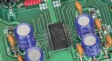 Rotel RT-09 DAC Wolfsona WM8740 - uk�ad 24-bitowy, 192 kHz,
o dynamice 117 dB i niskich zniekszta�ceniach.