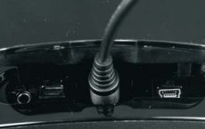 Samsung YA-SBR510 Opr�cz transmisji bezprzewodowej,
YA-SBR510 absorbuje tak�e sygna�y przez
wej�cie cyfrowe, USB oraz minijack.