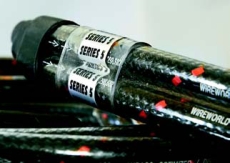 Wireworld  EQUINOX 5 Kabel Wireworlda Equinox 5 jest gruby, jednak dzi�ki budowie nie jest nazbyt sztywny