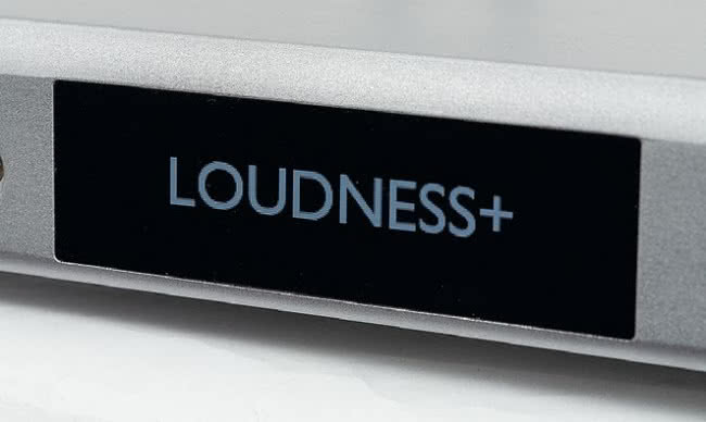 Jedną z oryginalnych funkcji A300 są tryby korekcji częstotliwościowej, wśród nich kilka wariantów filtra "loudness".