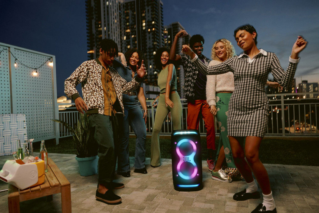 JBL PartyBox Stage 320 – imprezowy głośnik na kółkach