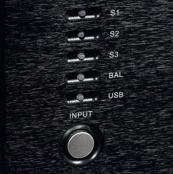 Jeszcze dziesięć lat temu związek USB i XLR byłby
mezaliansem; dzisiaj znaczenie USB jest już większe
niż arystokratycznego XLR.