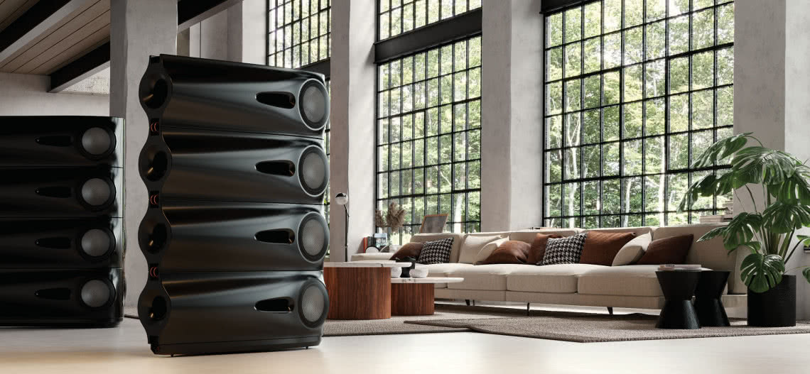 Vivid Audio Moya M1 - nowy flagowiec z 8 przetwornikami basowymi