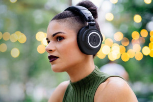 Kup słuchawki lub gramofon Audio-Technica i zaoszczędź do 130 zł