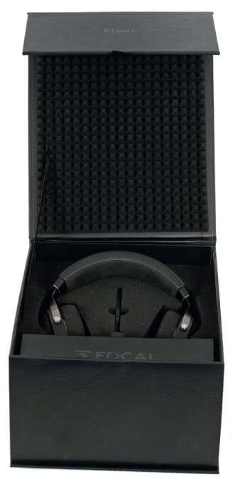 Eleary są
traktowane
z niemal
takimi samymi
honorami
jak Utopie,
dostarczane
w solidnym
i eleganckim
pudle.