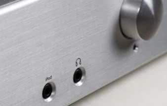 Wejście dla iPoda jest na mini-jacku 