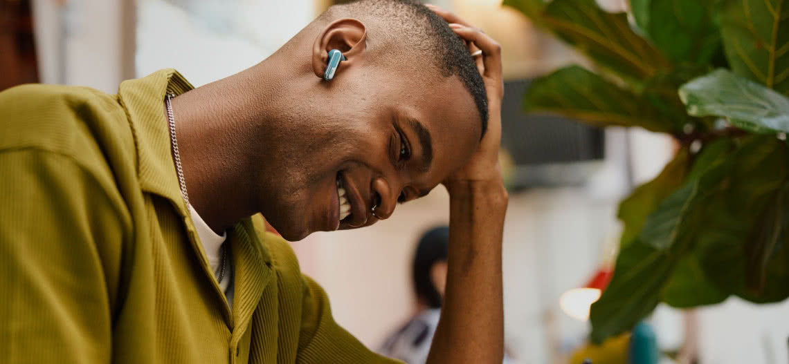 Słuchawki JBL Live Beam 3 - redukcja hałasu i etui z elementami sterującymi