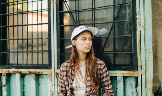 Słuchawki JBL Vibe Flex - brzmienie JBL Deep Bass i 32 godziny odsłuchu