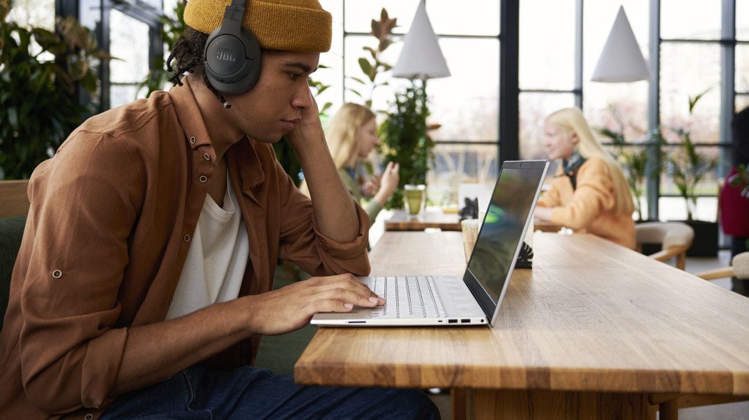 Wróć do szkoły z JBL. Cztery dni rabatów już od 1 września