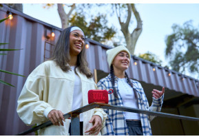 JBL Go 5 - parowanie  AirTouch, 10 godzin grania i... efekty świetlne