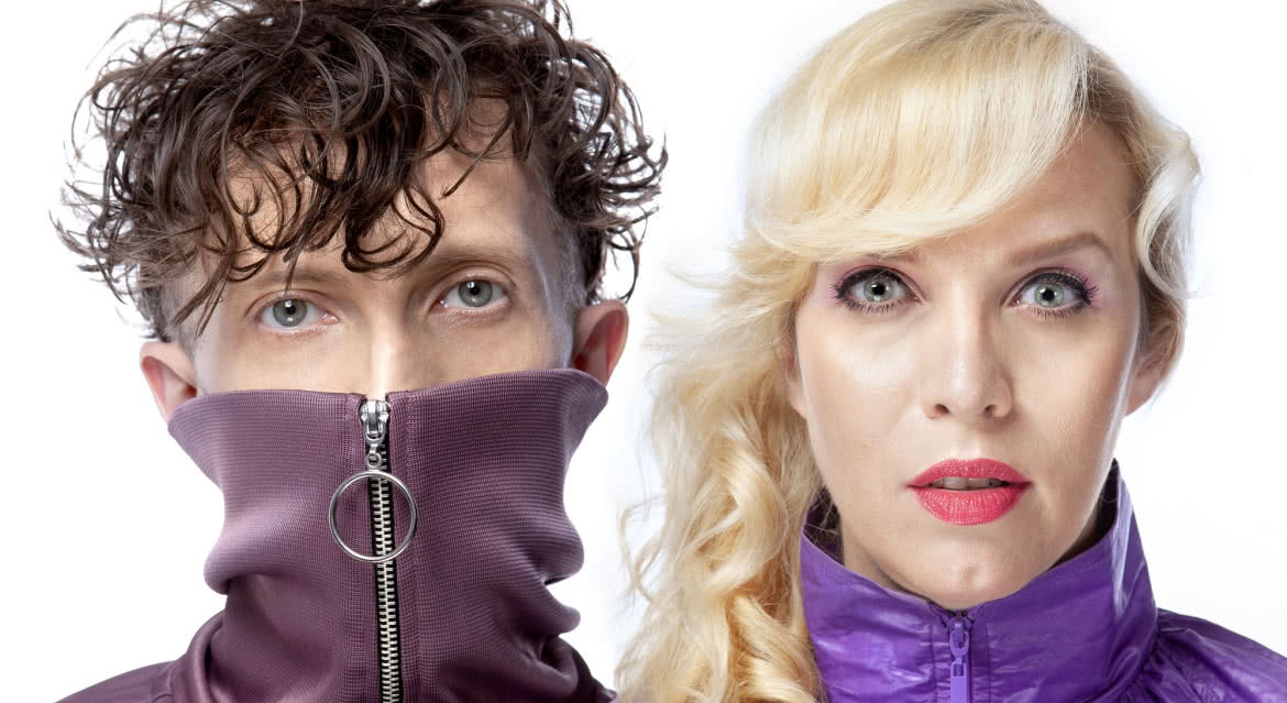 "Waiting For A Plane" - nowy singiel zespołu PLASTIC