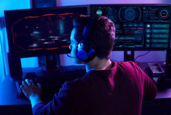 Bezprzewodowy zestaw słuchawkowy do gier JBL Quantum 350 Wireless 