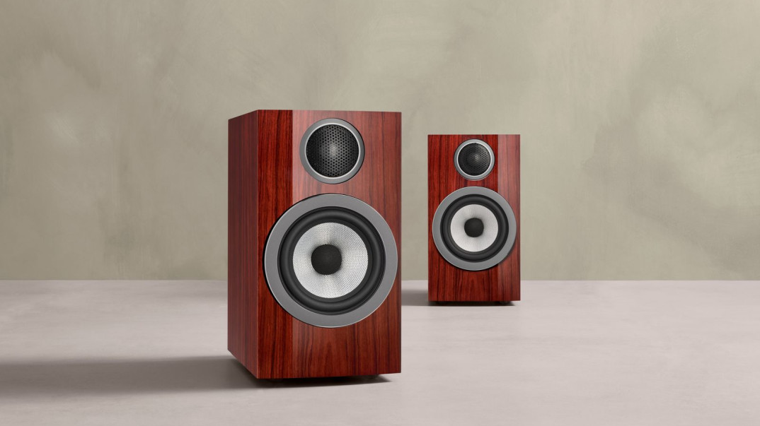 Aż 12 warstw lakieru i farby - Bowers &amp; Wilkins prezentuje niezwykle eleganckie monitory Prestige Edition 