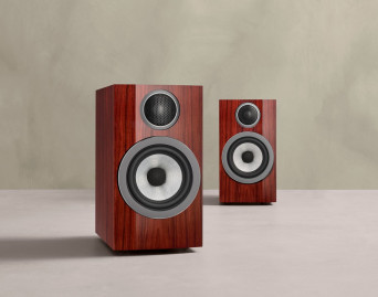 Aż 12 warstw lakieru i farby - Bowers &amp; Wilkins prezentuje niezwykle eleganckie monitory Prestige Edition 