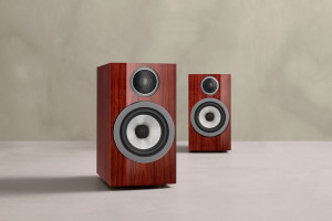 Aż 12 warstw lakieru i farby - Bowers & Wilkins prezentuje niezwykle eleganckie monitory Prestige Edition 