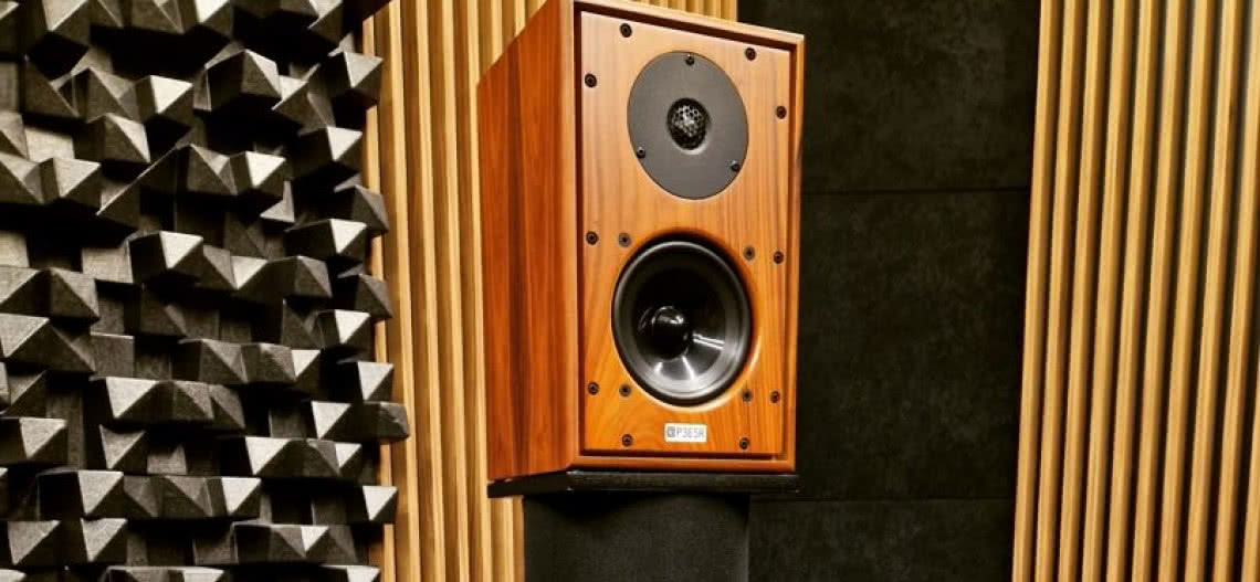 Aktywne standy do monitorów Harbethh P3-ESR w salonie audioplaza.pl - trwają odsłuchy
