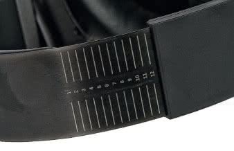 Niezależna (dla każdej strony)
regulacja pałąka ma trzynaście pozycji.