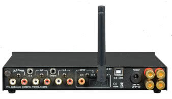 Pro-Ject zadowoli zarówno
entuzjastów nowych technik transmisji
dźwięku, jak i "tradycjonalistów"
z gramofonami.