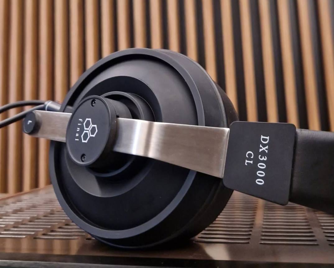 Salony audioplaza.pl testują słuchawki Final Audio DX3000CL. Przyjdź i posłuchaj