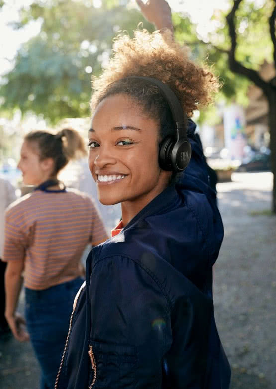 Nowe słuchawki JBL Live: 460 NC i 660 NC