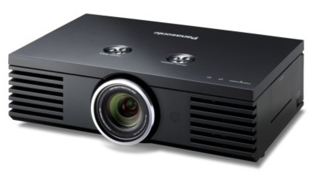 Kino mocnych wrażeń - projektor kina domowego Full HD Panasonic